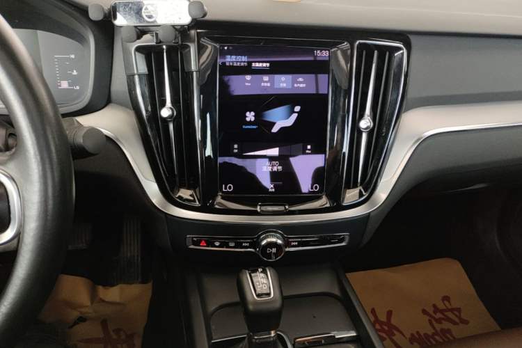 Used Volvo S60 2021 T4 Zhiyi Luxury Edition Audio And AC Panel