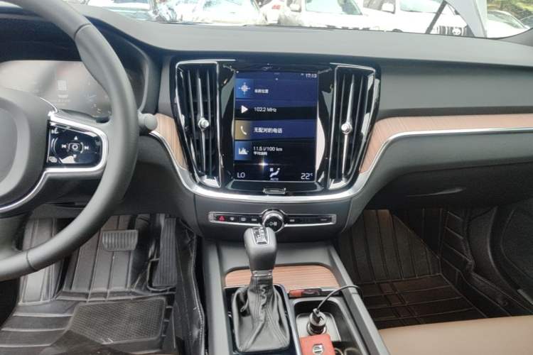 Used Volvo S60 2021 T4 Zhiyuan Luxury Edition Audio And AC Panel