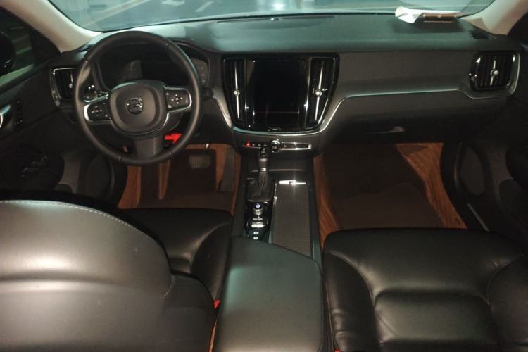 Used Volvo S60 2021 T4 Zhiyi Luxury Edition Center Console