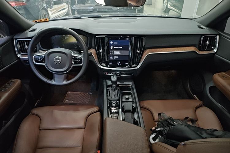 Used Volvo S60 2021 T4 Zhiyuan Luxury Edition Center Console