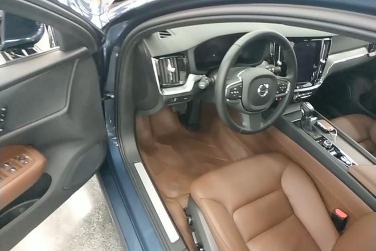 Used Volvo S60 2021 T4 Zhiyi Luxury Edition Driver Seat