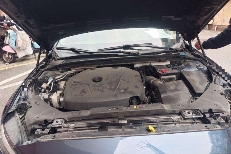 Used Volvo S60 2021 T4 Zhiyi Luxury Edition Engine Bay