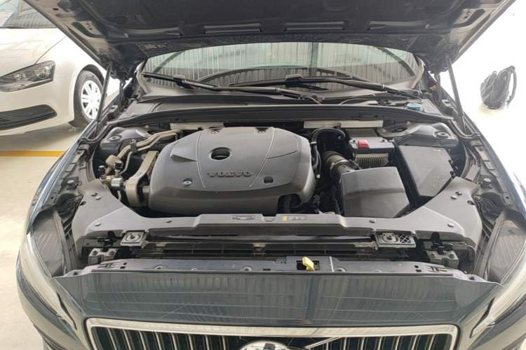 Used Volvo S60 2021 T4 Zhiyi Luxury Edition Engine Bay