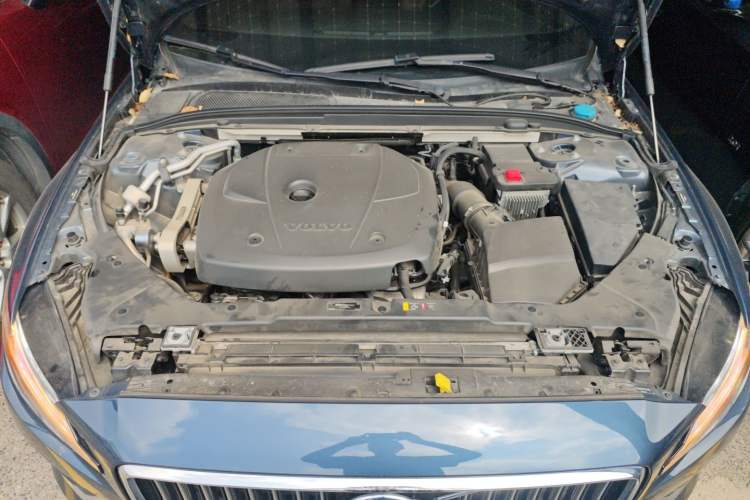 Used Volvo S60 2021 T4 Zhiyi Luxury Edition Engine Bay