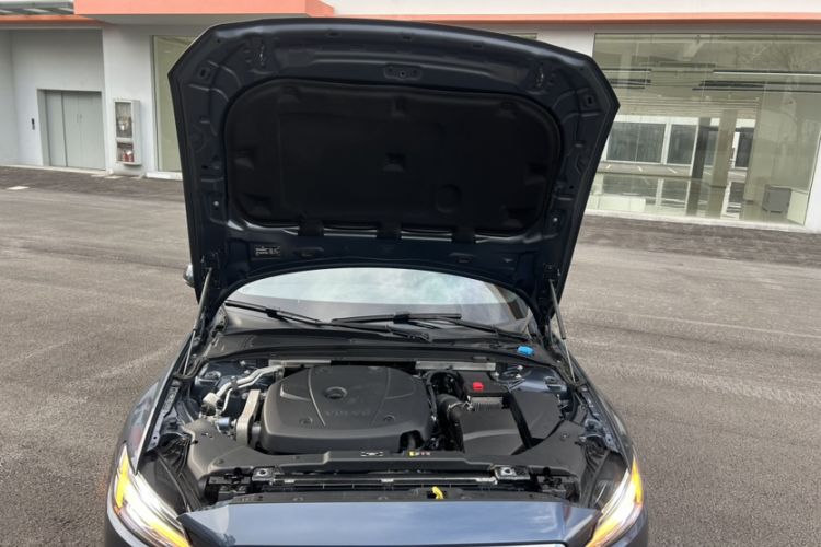 Used Volvo S60 2021 T4 Zhiyi Luxury Edition Engine Bay