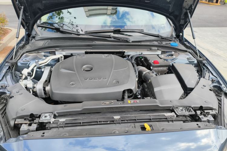 Used Volvo S60 2021 T4 Zhiyi Luxury Edition Engine Bay