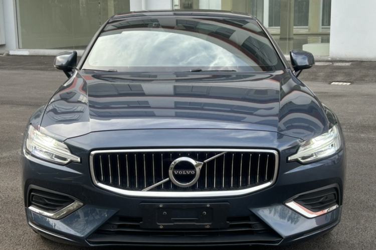 Used Volvo S60 2021 T4 Zhiyi Luxury Edition Exterior 11