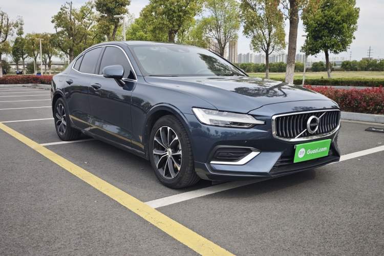 Used Volvo S60 2021 T4 Zhiyi Luxury Edition Exterior 2
