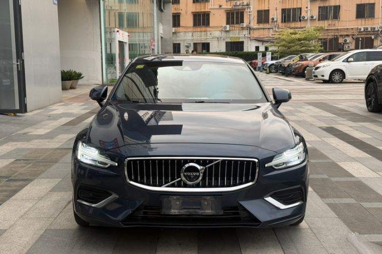 Used Volvo S60 2021 T4 Zhiyuan Luxury Edition Exterior 2