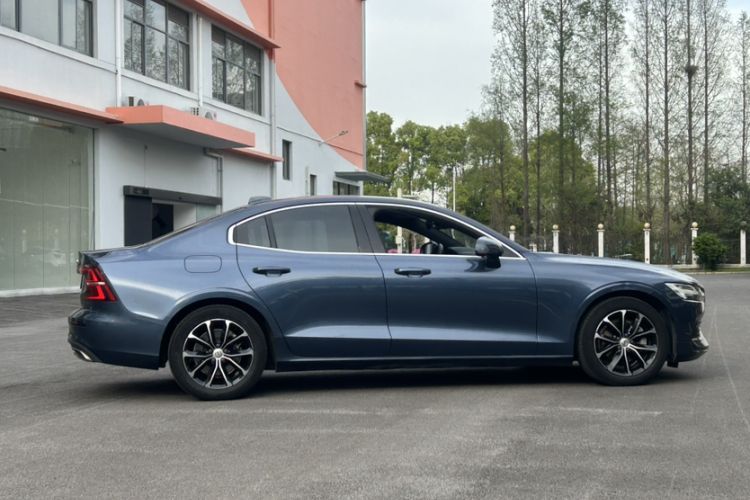 Used Volvo S60 2021 T4 Zhiyi Luxury Edition Exterior 7