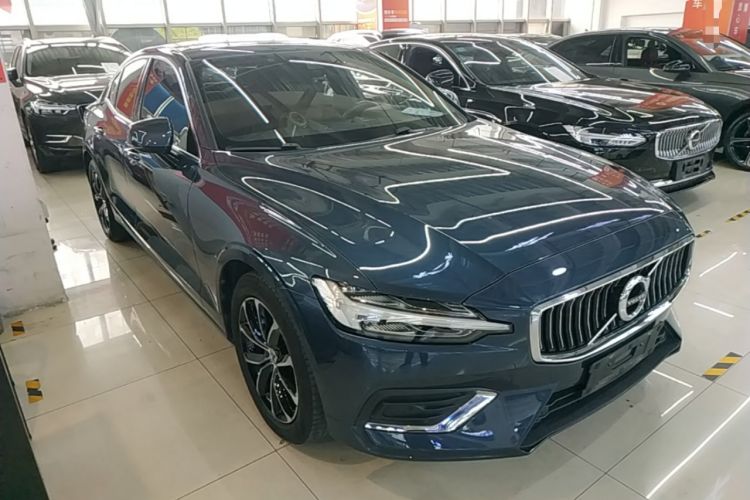 Used Volvo S60 2021 T4 Zhiyi Luxury Edition Front Right 45 Deg