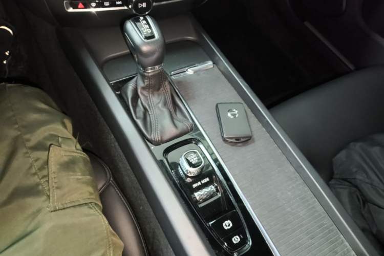 Used Volvo S60 2021 T4 Zhiyi Luxury Edition Gear Lever