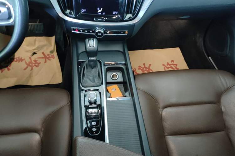 Used Volvo S60 2021 T4 Zhiyi Luxury Edition Gear Lever