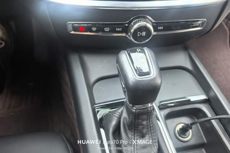 Used Volvo S60 2021 T4 Zhiyi Luxury Edition Gear Lever