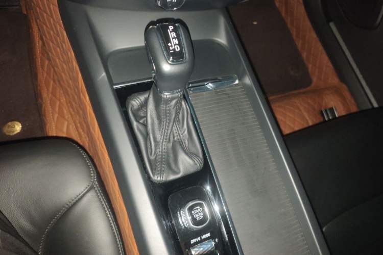 Used Volvo S60 2021 T4 Zhiyi Luxury Edition Gear Lever