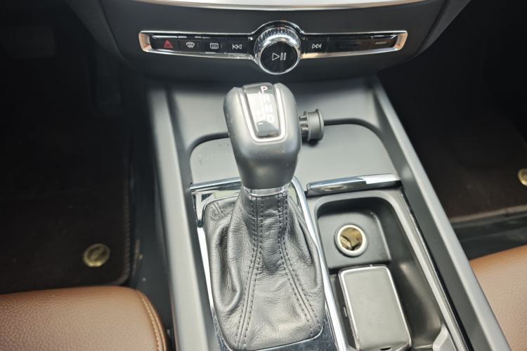 Used Volvo S60 2021 T4 Zhiyi Luxury Edition Gear Lever