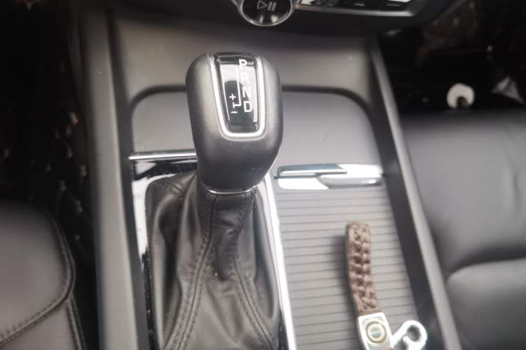Used Volvo S60 2021 T4 Zhiyi Luxury Edition Gear Lever