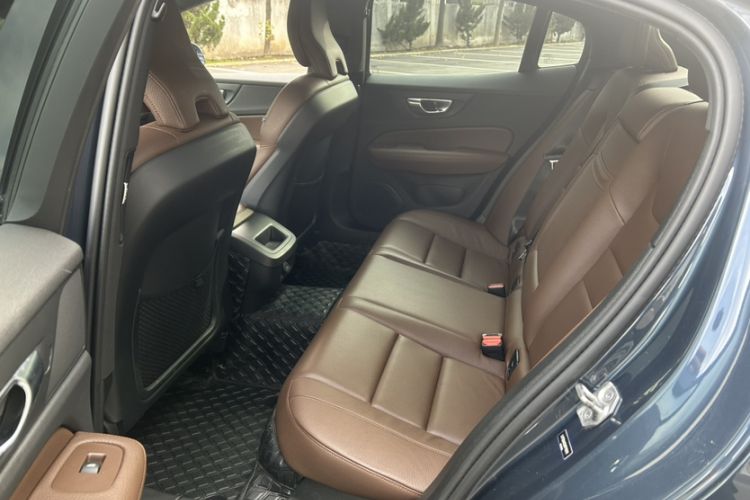 Used Volvo S60 2021 T4 Zhiyi Luxury Edition Interior 2
