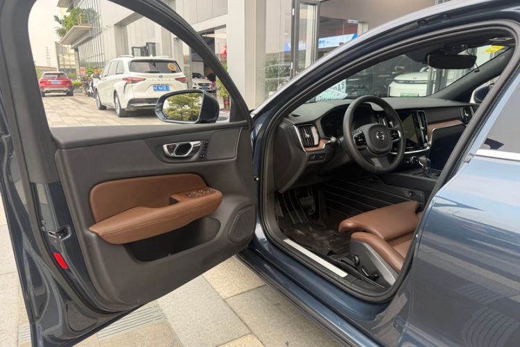 Used Volvo S60 2021 T4 Zhiyuan Luxury Edition Interior 5