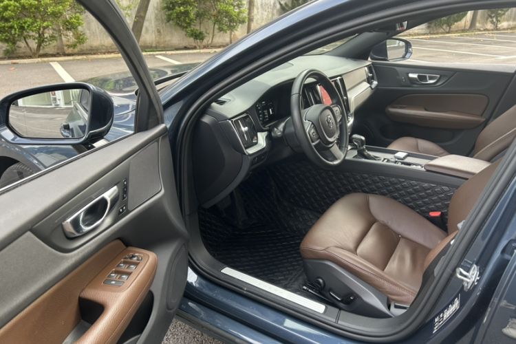 Used Volvo S60 2021 T4 Zhiyi Luxury Edition Interior 8