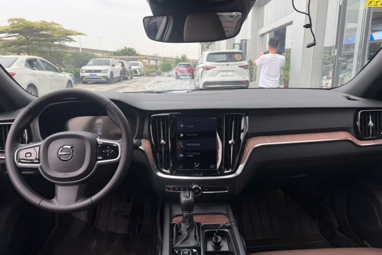Used Volvo S60 2021 T4 Zhiyuan Luxury Edition Interior 8