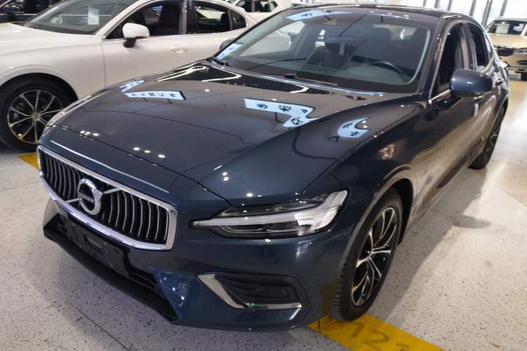 Used Volvo S60 2021 T4 Zhiyi Luxury Edition Guazi used car, China used car export, Used car for sale, Used  cars, Cheapest cars for sale