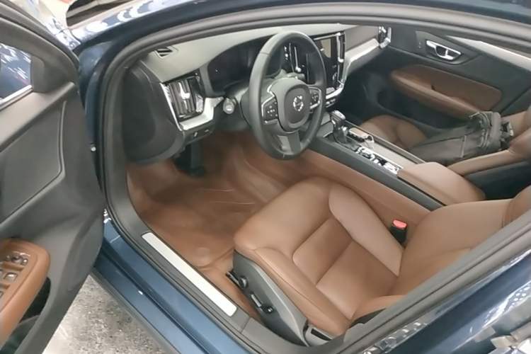Used Volvo S60 2021 T4 Zhiyi Luxury Edition Left Front Seat