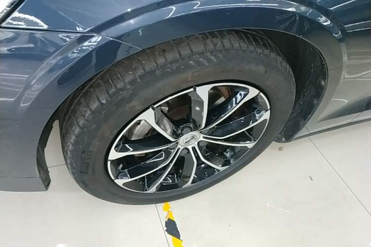 Used Volvo S60 2021 T4 Zhiyi Luxury Edition Left Front Wheel Hub