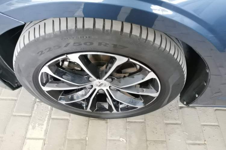 Used Volvo S60 2021 T4 Zhiyi Luxury Edition Left Front Wheel Hub
