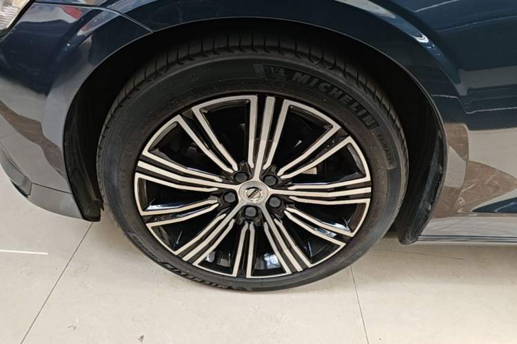Used Volvo S60 2021 T4 Zhiyuan Luxury Edition Left Front Wheel Hub