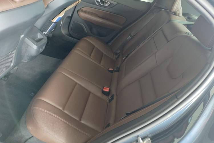 Used Volvo S60 2021 T4 Zhiyi Luxury Edition Left Rear Seat