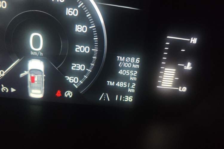 Used Volvo S60 2021 T4 Zhiyi Luxury Edition Odometer Close Up