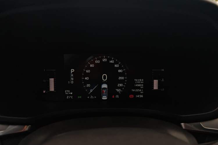Used Volvo S60 2021 T4 Zhiyi Luxury Edition Odometer Close Up