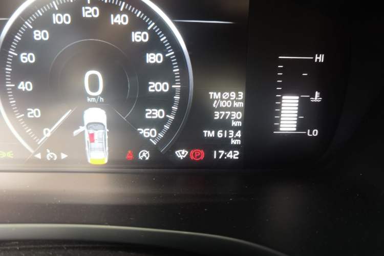 Used Volvo S60 2021 T4 Zhiyi Luxury Edition Odometer Close Up