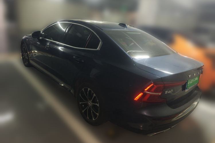 Used Volvo S60 2021 T4 Zhiyi Luxury Edition Rear Left 45 Deg
