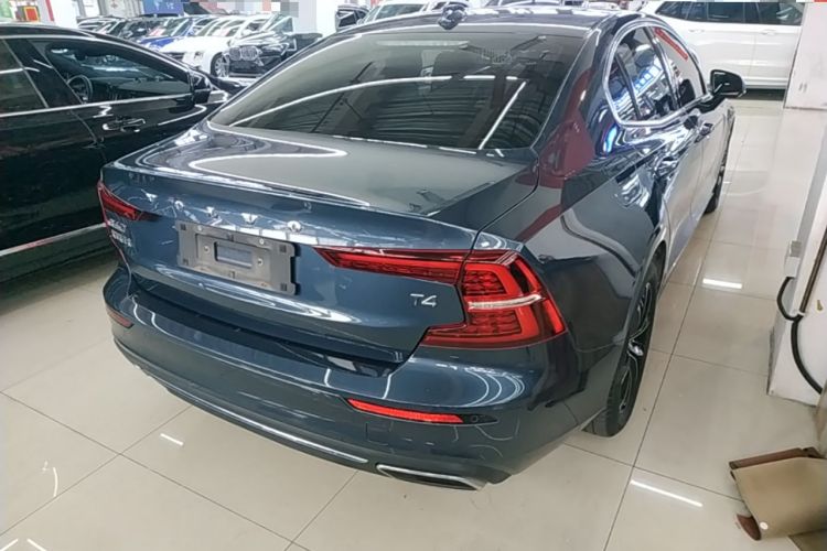 Used Volvo S60 2021 T4 Zhiyi Luxury Edition Rear Right 45 Deg