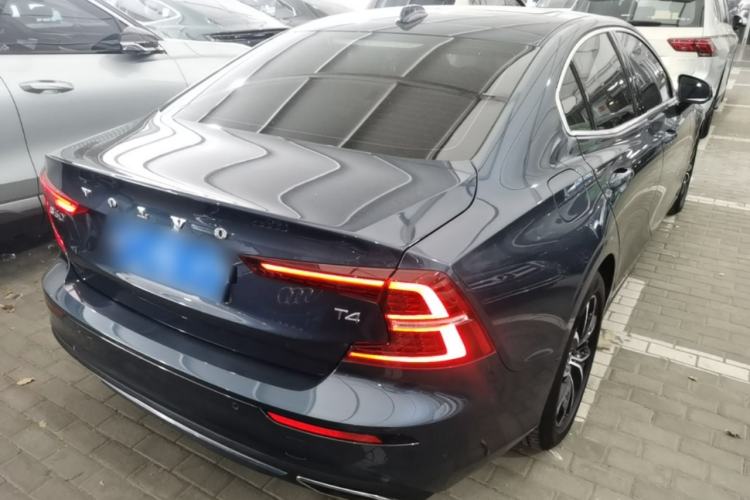 Used Volvo S60 2021 T4 Zhiyi Luxury Edition Rear Right 45 Deg