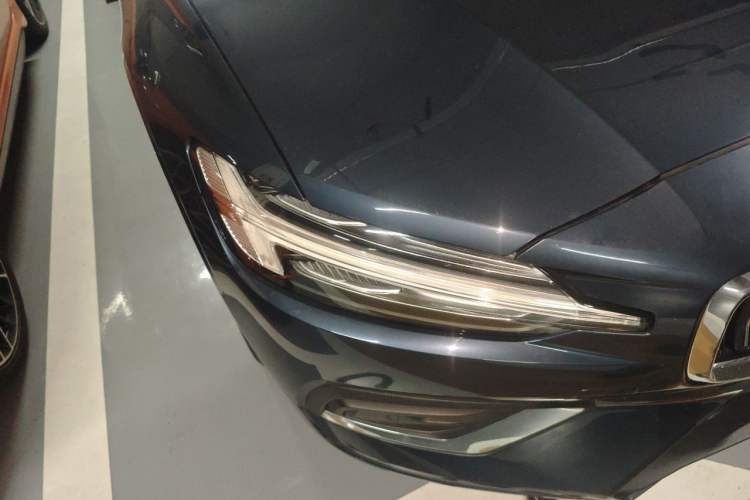 Used Volvo S60 2021 T4 Zhiyi Luxury Edition Right Front Headlight