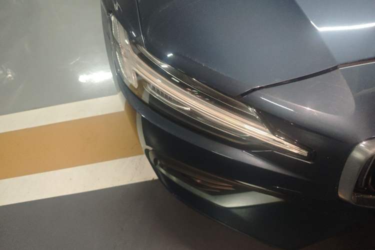 Used Volvo S60 2021 T4 Zhiyi Luxury Edition Right Front Headlight