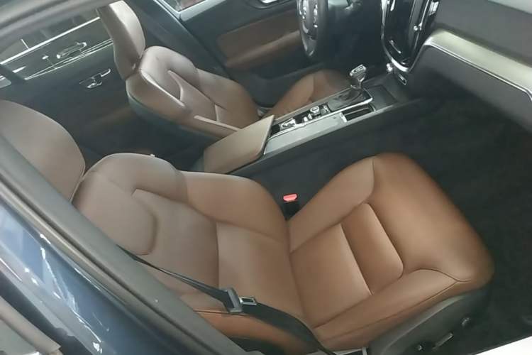 Used Volvo S60 2021 T4 Zhiyi Luxury Edition Right Front Seat