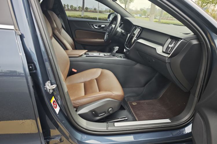 Used Volvo S60 2021 T4 Zhiyi Luxury Edition Right Front Seat