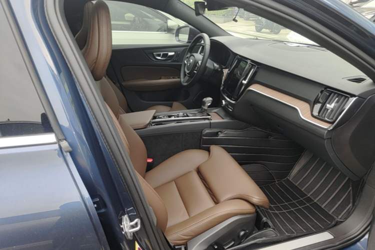 Used Volvo S60 2021 T4 Zhiyuan Luxury Edition Right Front Seat