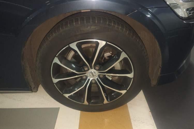 Used Volvo S60 2021 T4 Zhiyi Luxury Edition Right Front Wheel Hub
