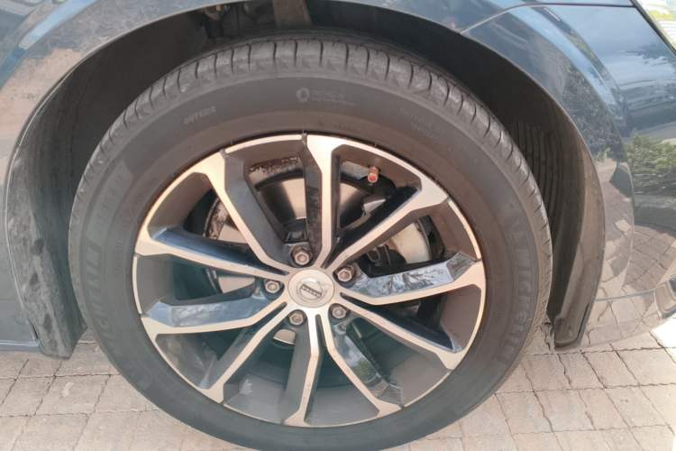 Used Volvo S60 2021 T4 Zhiyi Luxury Edition Right Front Wheel Hub