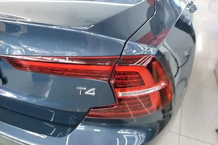Used Volvo S60 2021 T4 Zhiyi Luxury Edition Right Rear Taillight