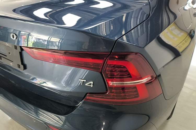 Used Volvo S60 2021 T4 Zhiyi Luxury Edition Right Rear Taillight