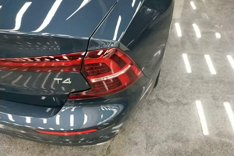 Used Volvo S60 2021 T4 Zhiyi Luxury Edition Right Rear Taillight