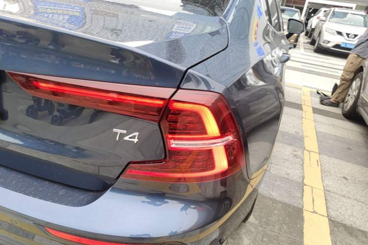 Used Volvo S60 2021 T4 Zhiyuan Luxury Edition Right Rear Taillight