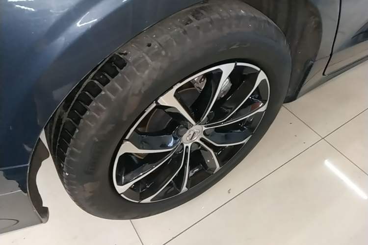 Used Volvo S60 2021 T4 Zhiyi Luxury Edition Right Rear Wheel Hub