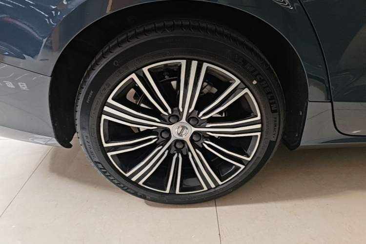 Used Volvo S60 2021 T4 Zhiyuan Luxury Edition Right Rear Wheel Hub